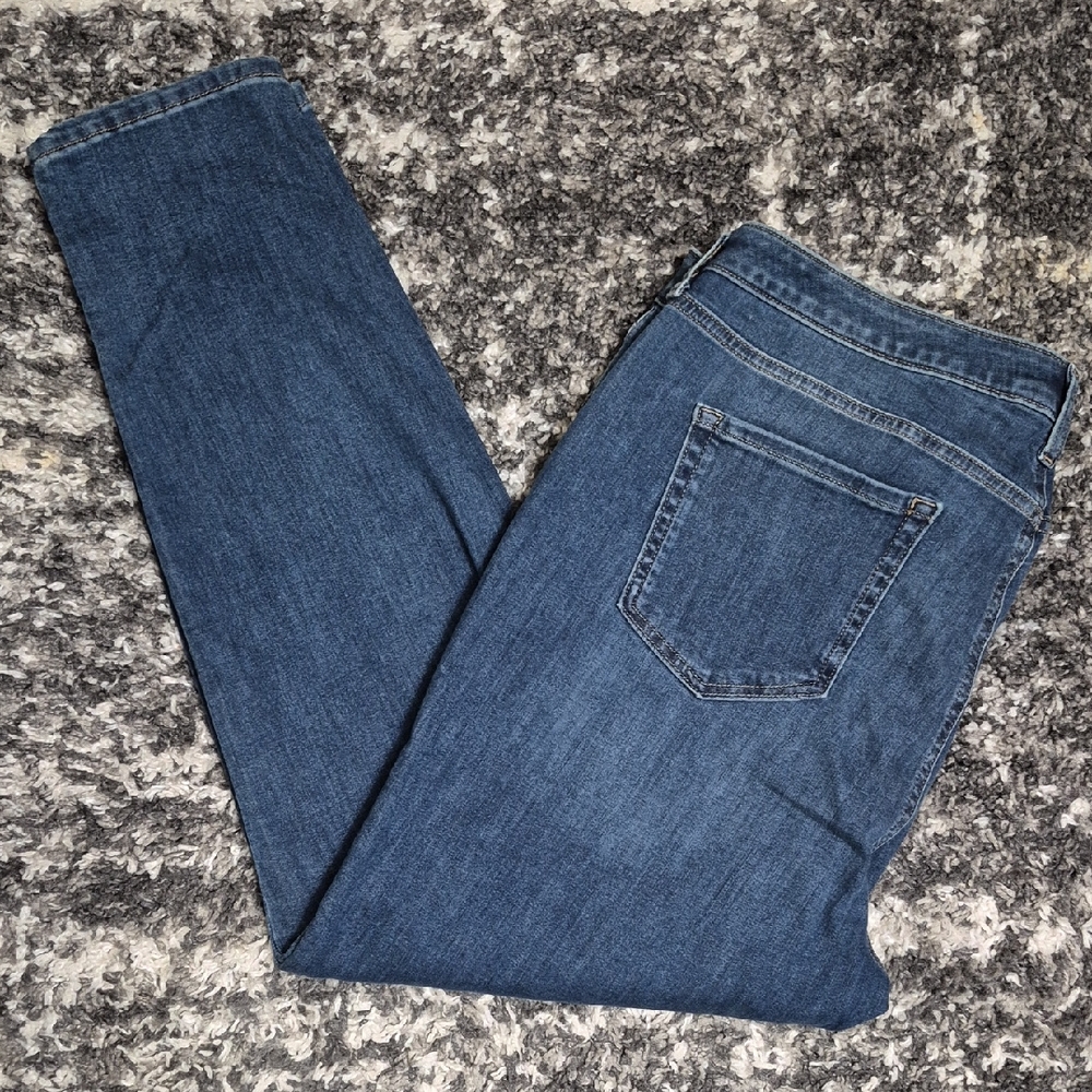 NWT Sz 20 Amazon Essentials Women's Curvy Skinny Jeans in Blue